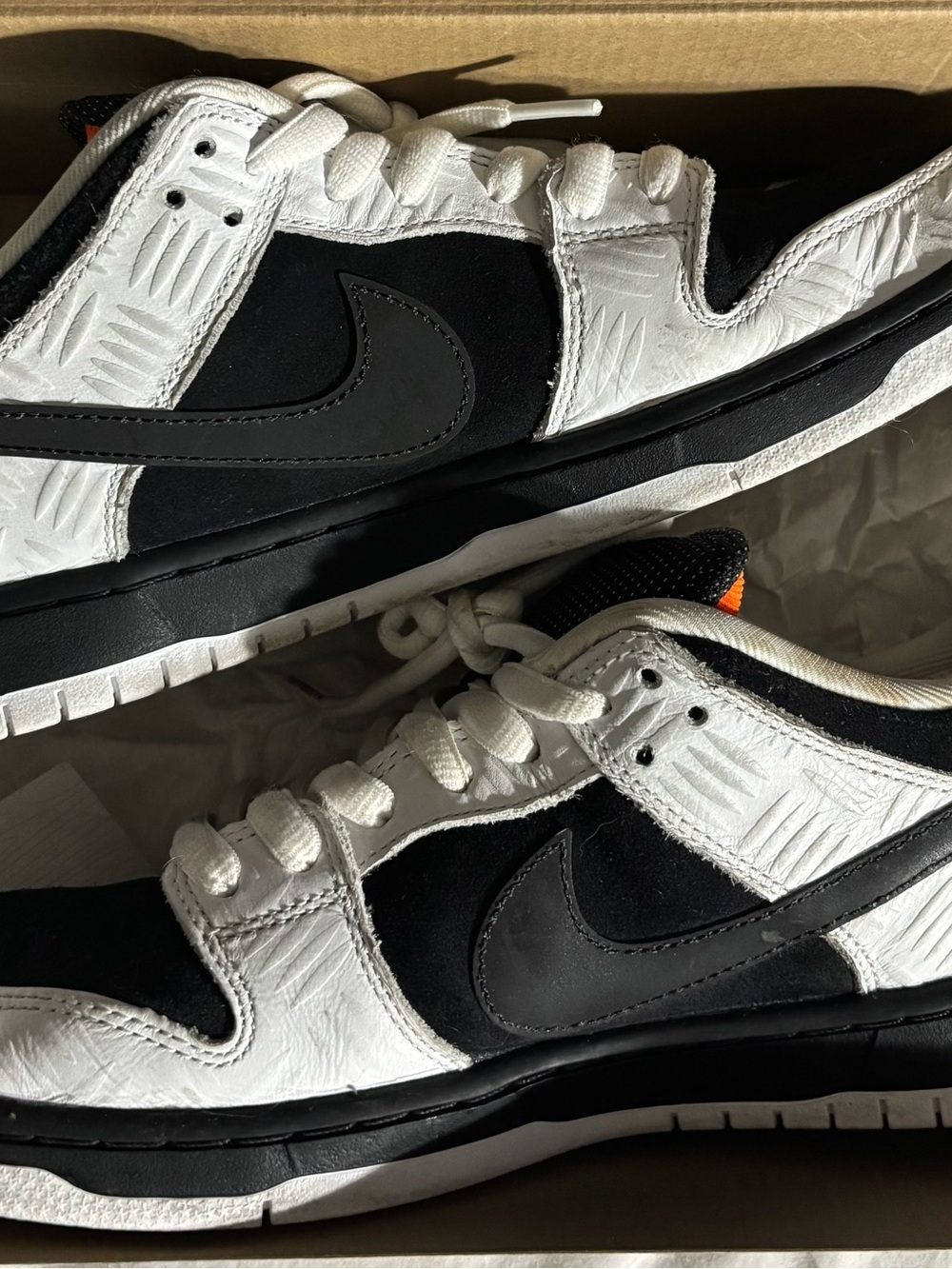 Nike Men's Black, White & Orange Accent Low-Top Sneakers